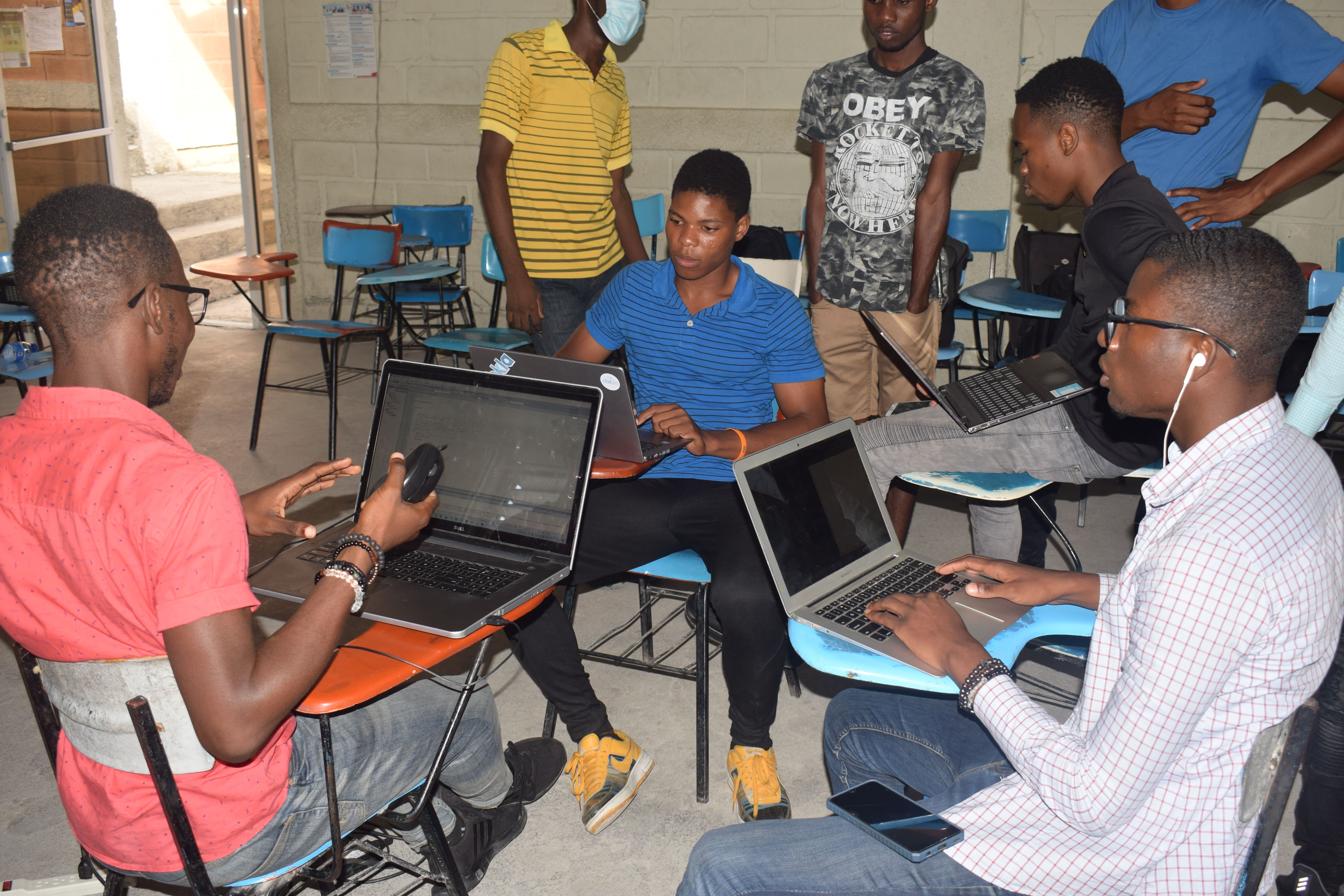 Code9Class Coding Battle at ESIH